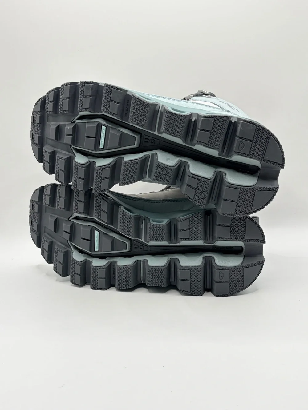 On Cloud On Cloud Hi Waterproof Hiker - Light Grey & Pale Blue